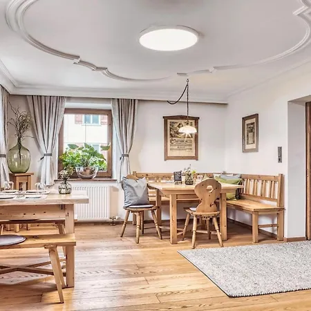 Girlinggut Schlafen Starten Salzburg エリックスハウゼン