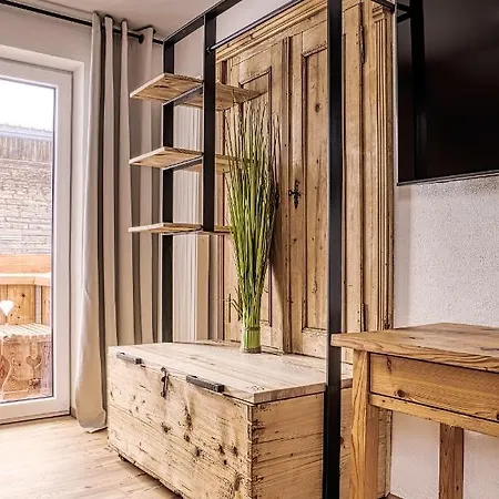 Girlinggut Schlafen Starten Salzburg ホームステイ *